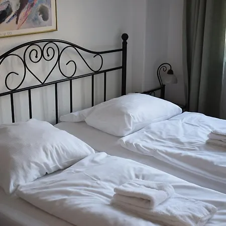 Апартаменты Ferienwohnung Weinert Дрезден